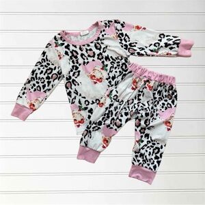 ADORABLE EUC Girls Animal Print Christmas Vintage Santa Super Soft Comfy Set